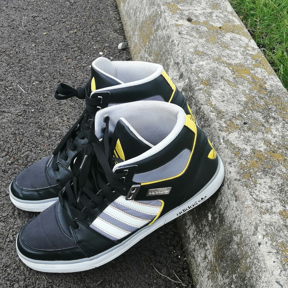 Adidas Hardcourt mid size 12